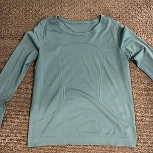 Lululemon top
